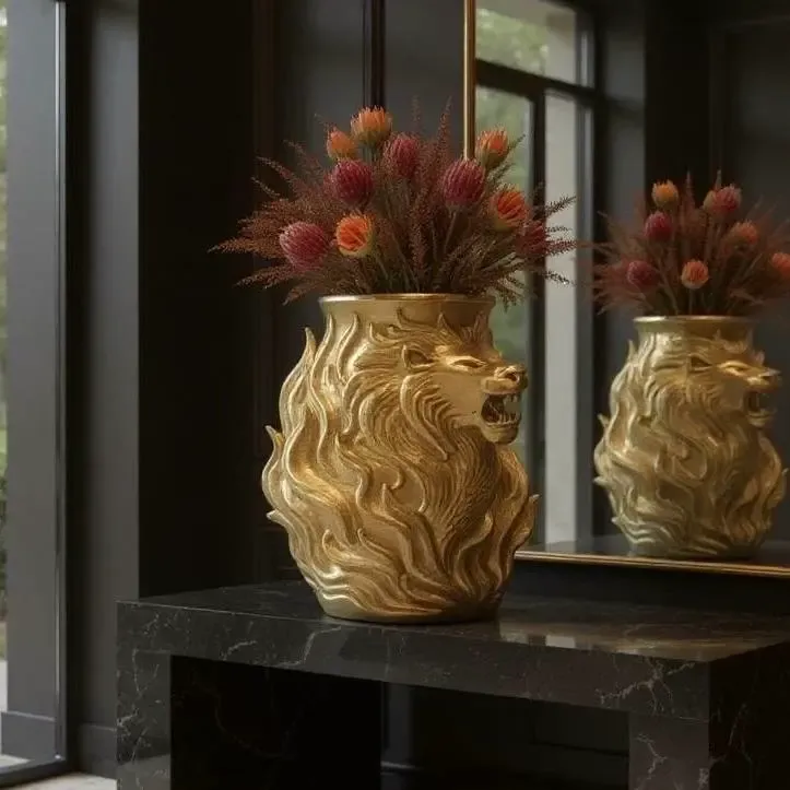 Lion King Vase – The Regal Guardian