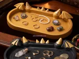 dragon desktop organizer-2