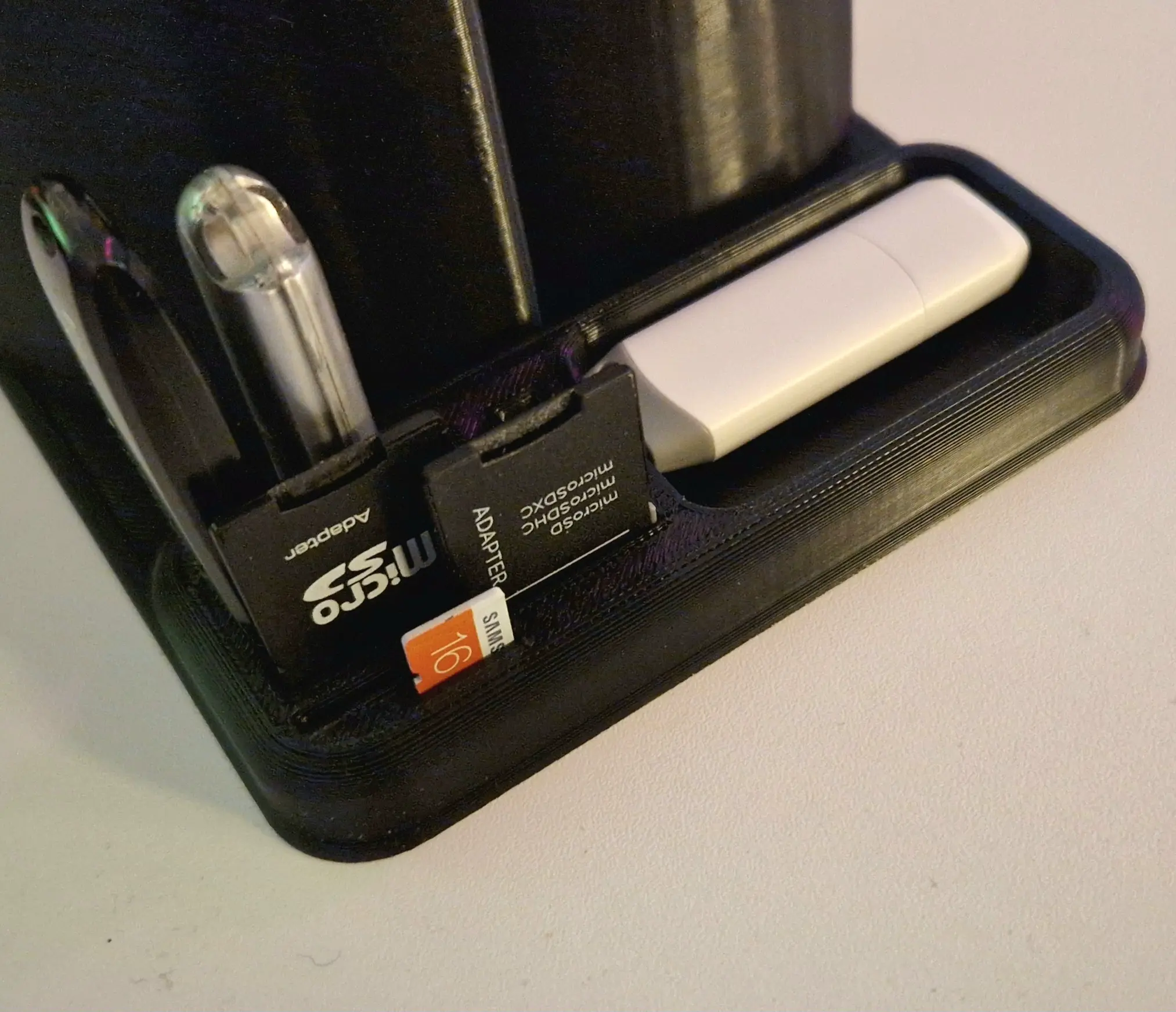 Desktop organizer