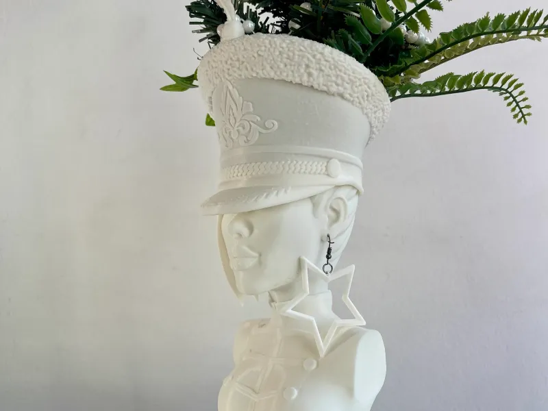 MISS NUTCRACKER PLANTER
