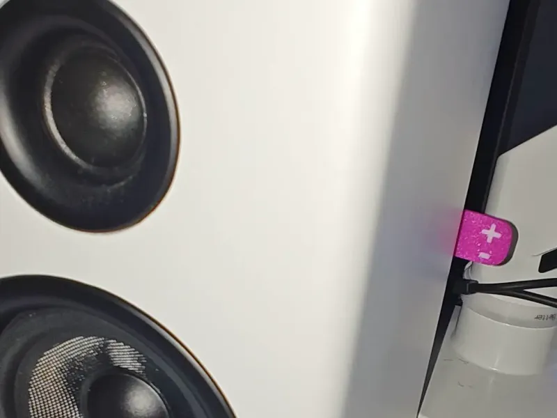 NZXT Relay Side VolumeStick