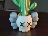 KAWS PFLANZGEFÄSS MIT KAKTUS (NACH FARBEN GETRENNT)-3
