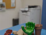 Zombie Hand Controller stand-4