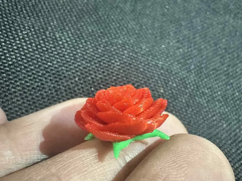 Pequeña Rosa en Flor para Jardín Mágico de Hadas, Flor para Esparcir