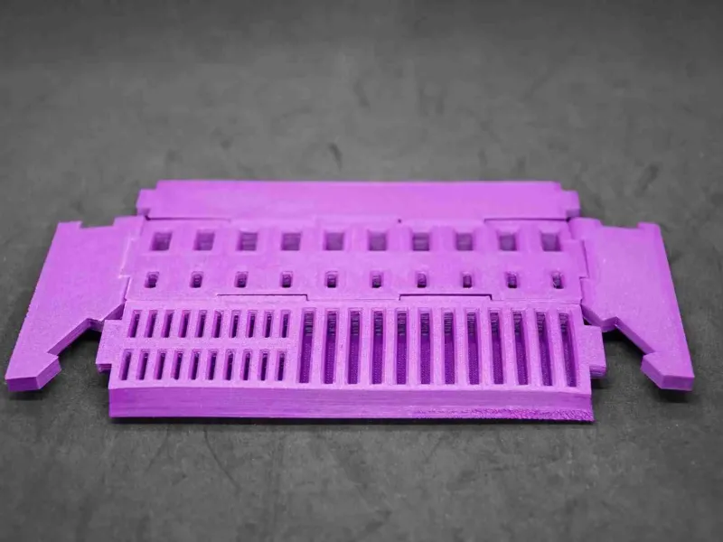 Supporto pieghevole per USB e scheda SD