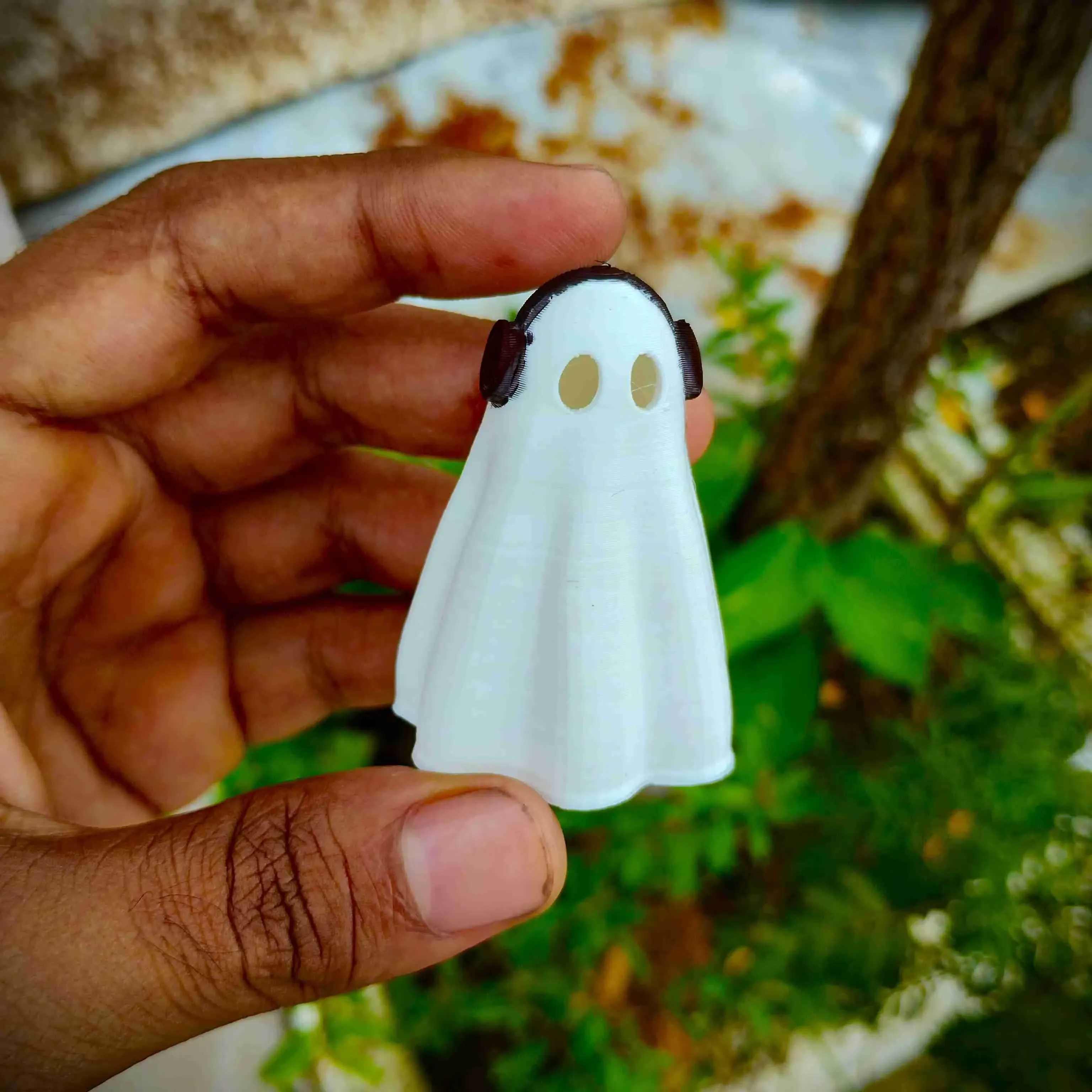 HALLOWEEN SPECIAL CUTE LITTLE MUSIC LOVER GHOST