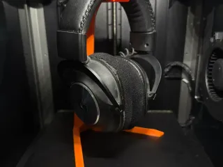 Geometric Form Meets Function: Custom-Designed Headset Stand
