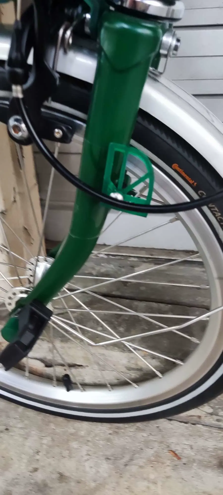 Brompton front fork cable fender