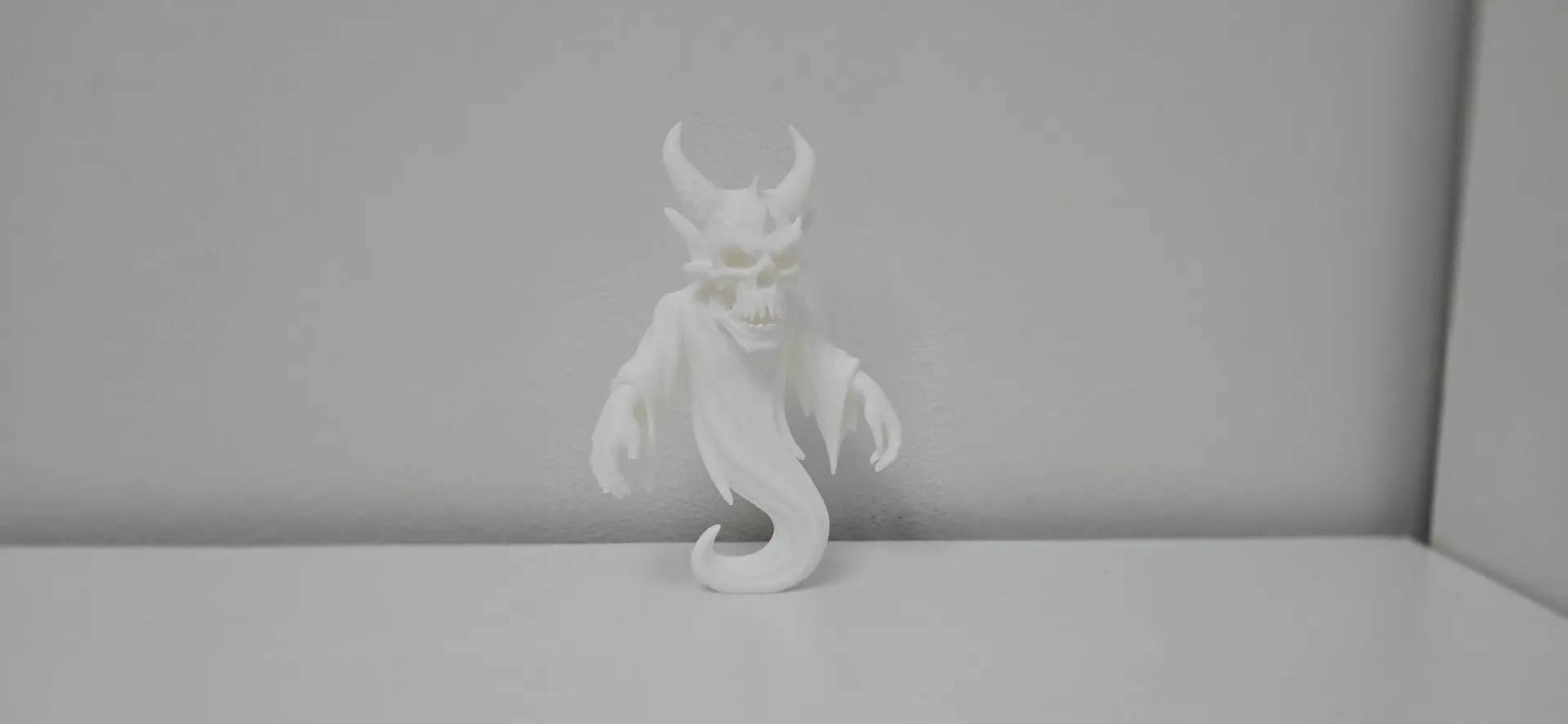 Horned Skull Wraith – Halloween Horror