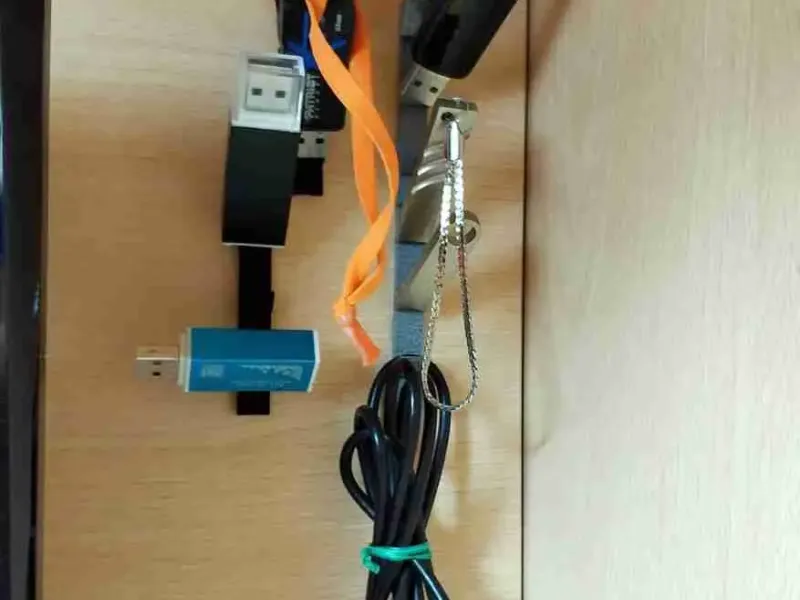 Porta Penne USB