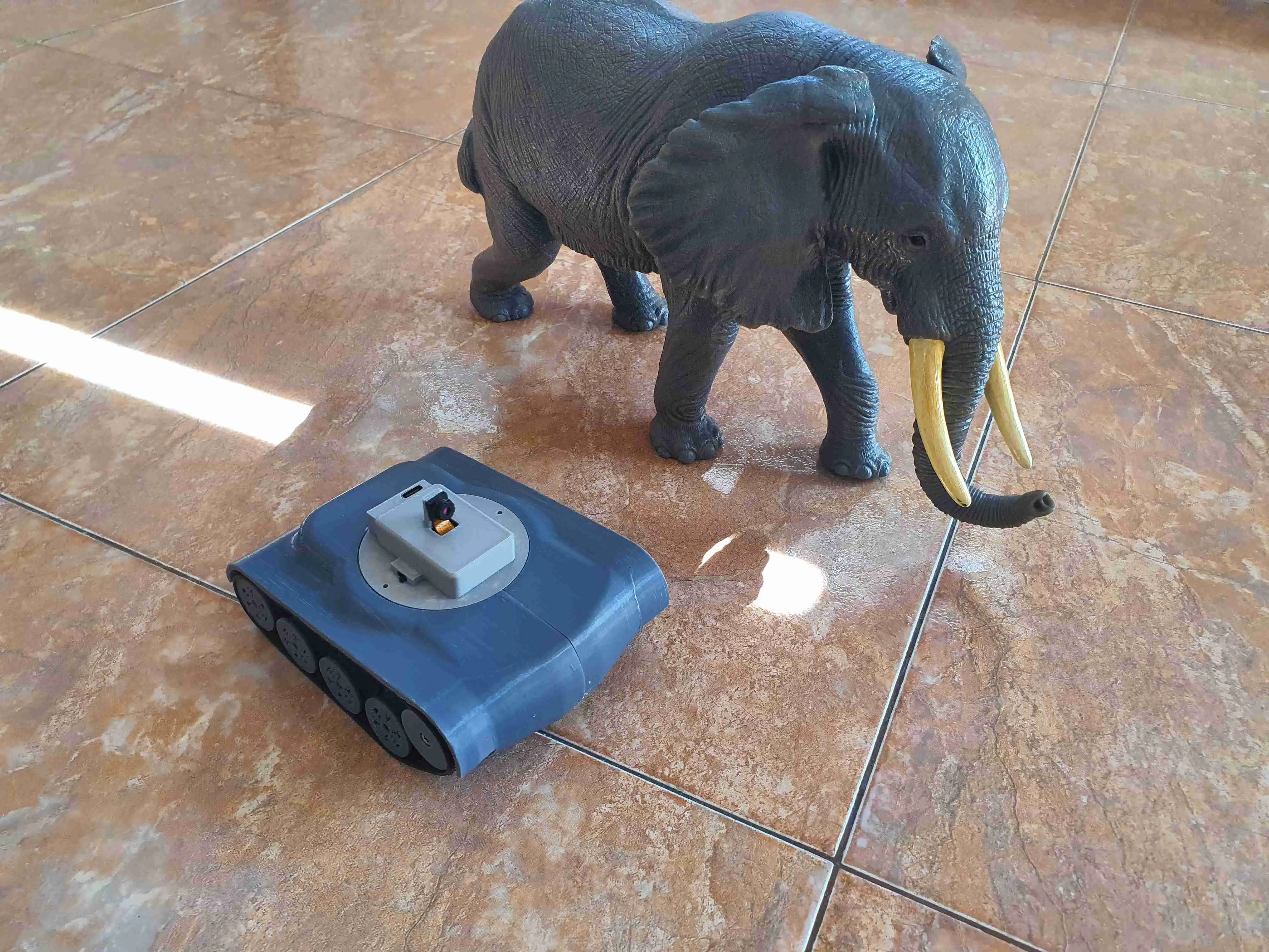 3D PRINTED TRACK (TANK) VEHICLE WITH ESP32 CAM