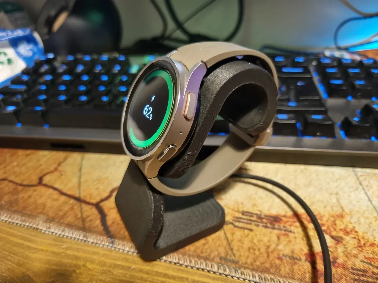 Samsung Galaxy Watch 5, 5 Pro charging stand