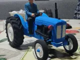 trattore Fordson Dexta-2