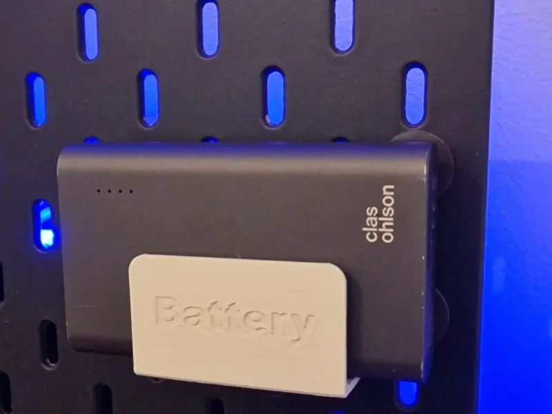 Suporte para power bank (um módulo 'parede de carregamento Ikea Skadis')