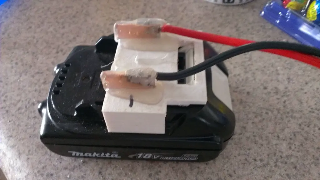 Makita LXT 18v Li-ion Battery Clip