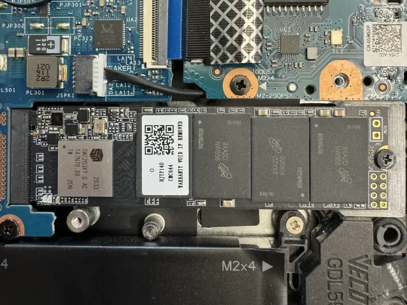 Dell NVMeアダプター