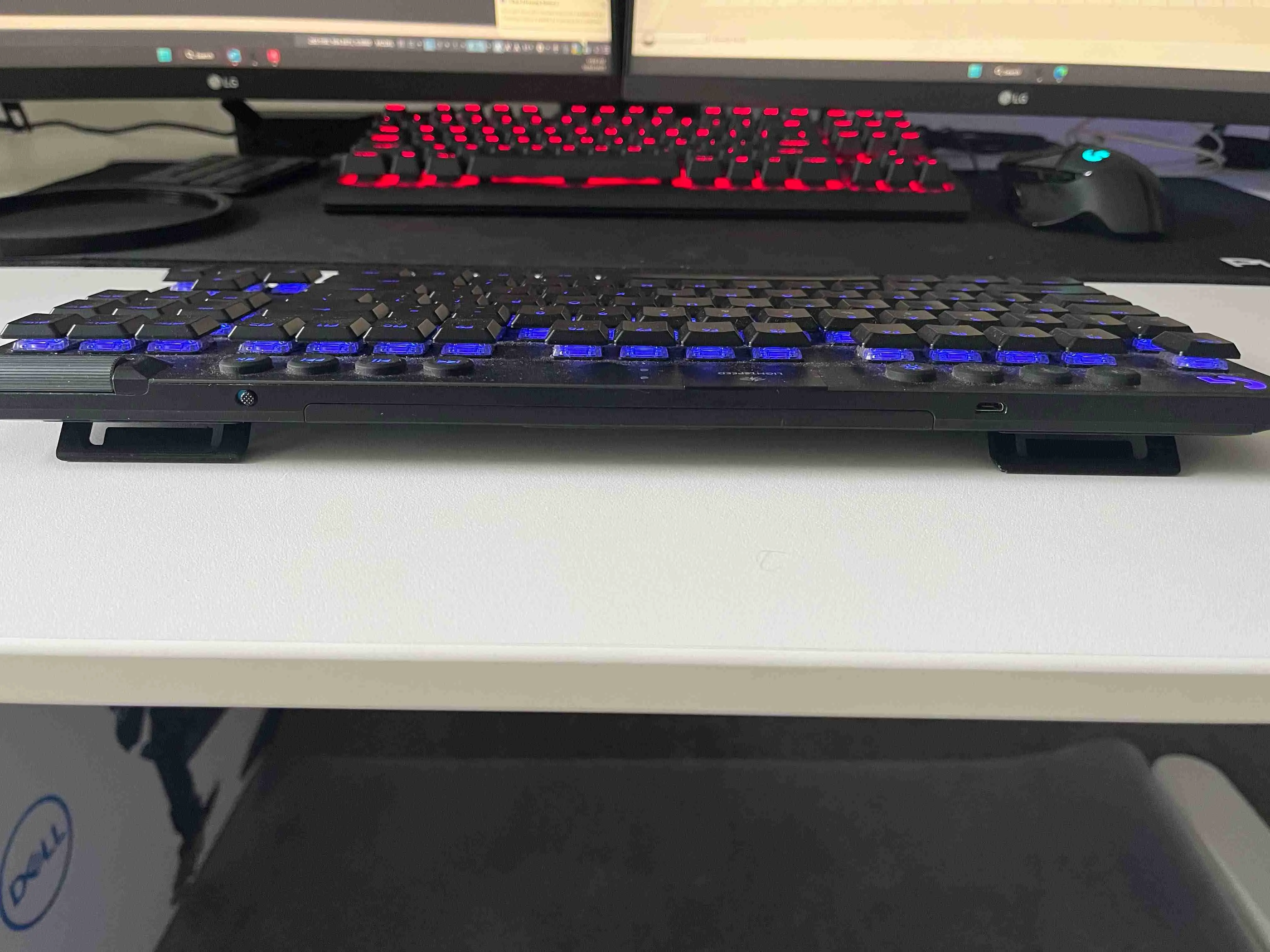 Logitech G-915 Keyboard Stand