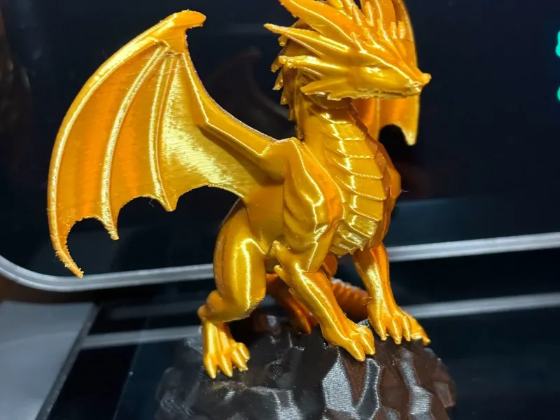 Dragón con base de roca separada