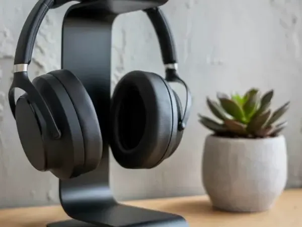 Modern Headphone Stand
