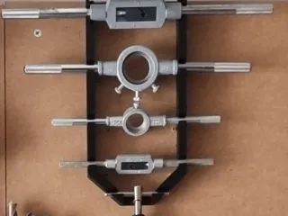 tap holder