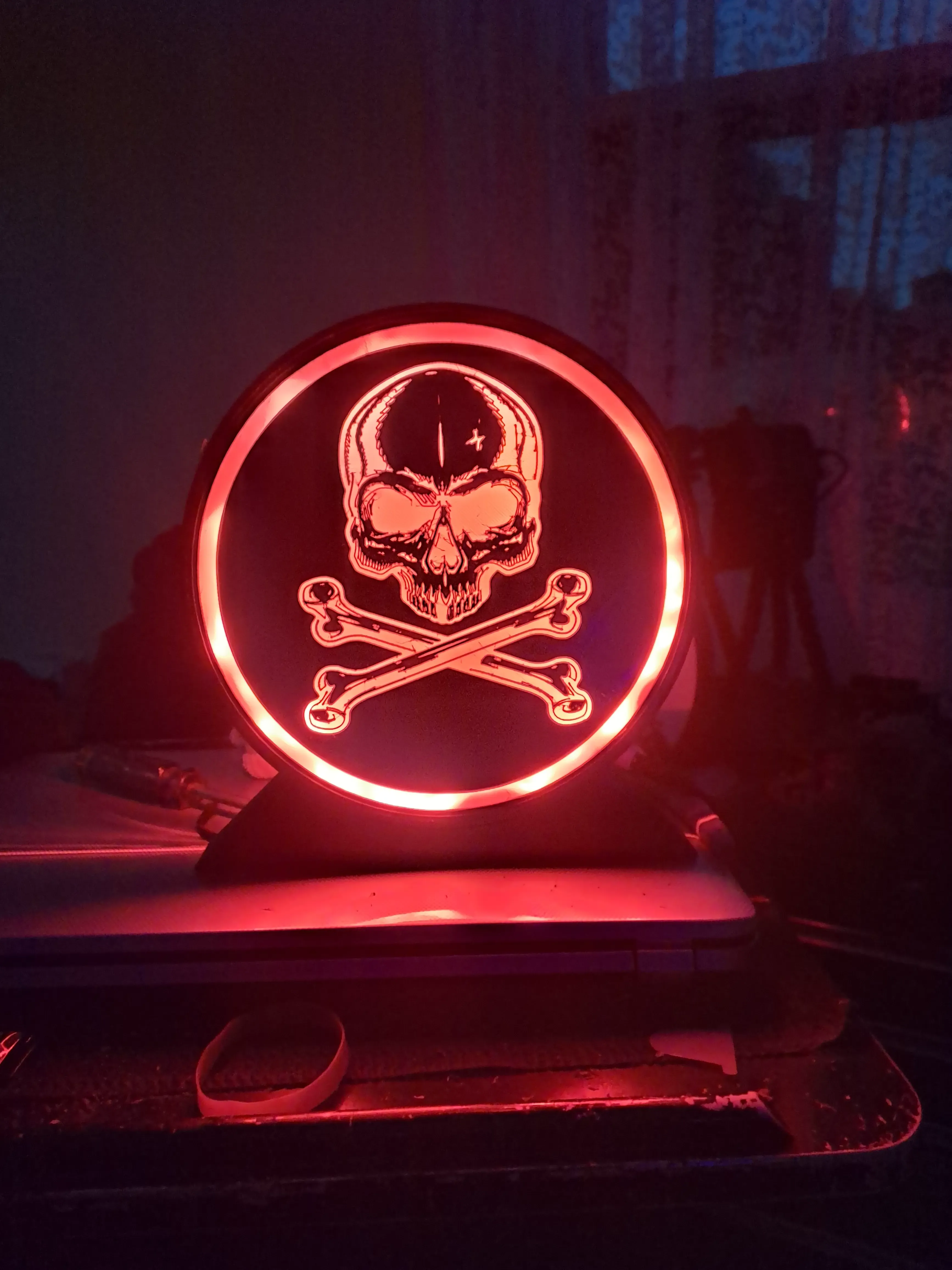Skull and crossbones lamp RGB