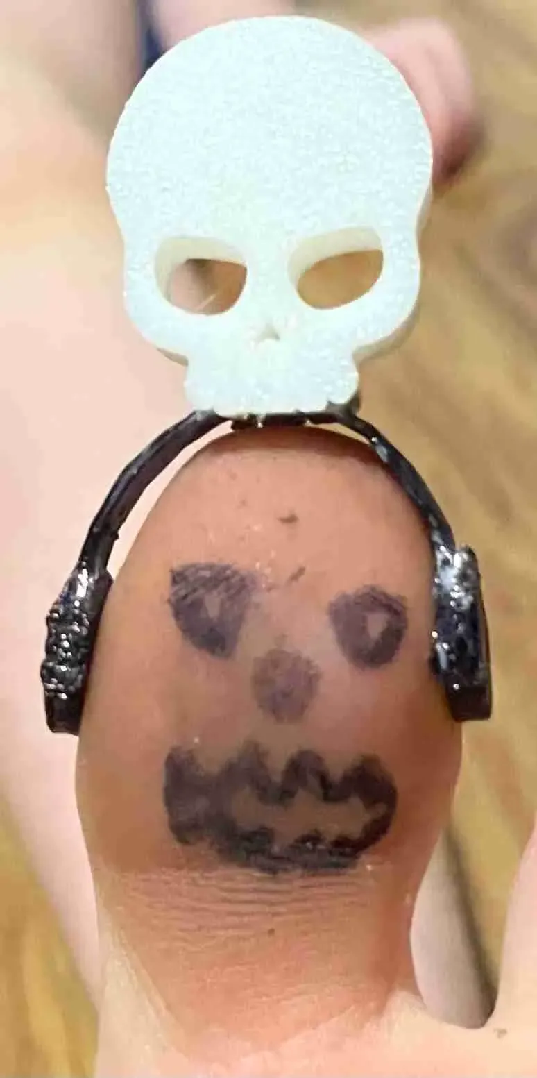 Halloween toe phones