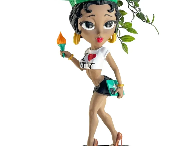 BETTY LIBERTY  STATUE PLANTER