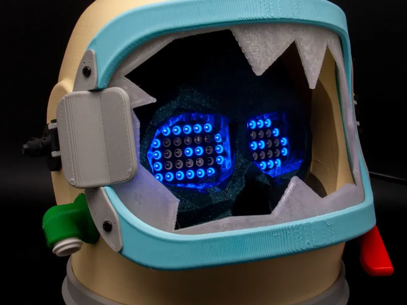 Ein sowjetischer Höhenhelm GSH-6
