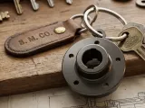 BEARING CROWN KEYCHAIN-0
