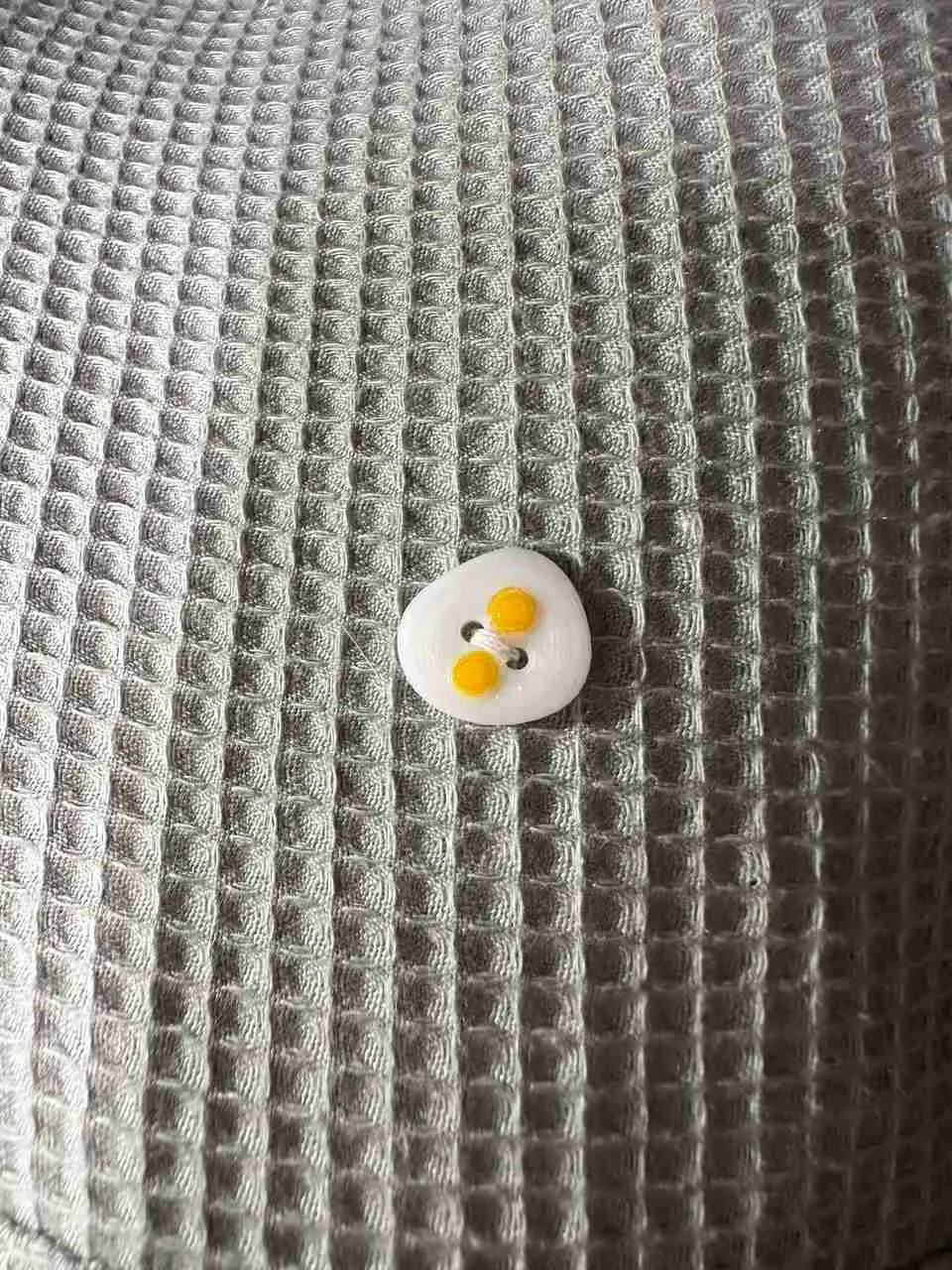 Eggs buttons