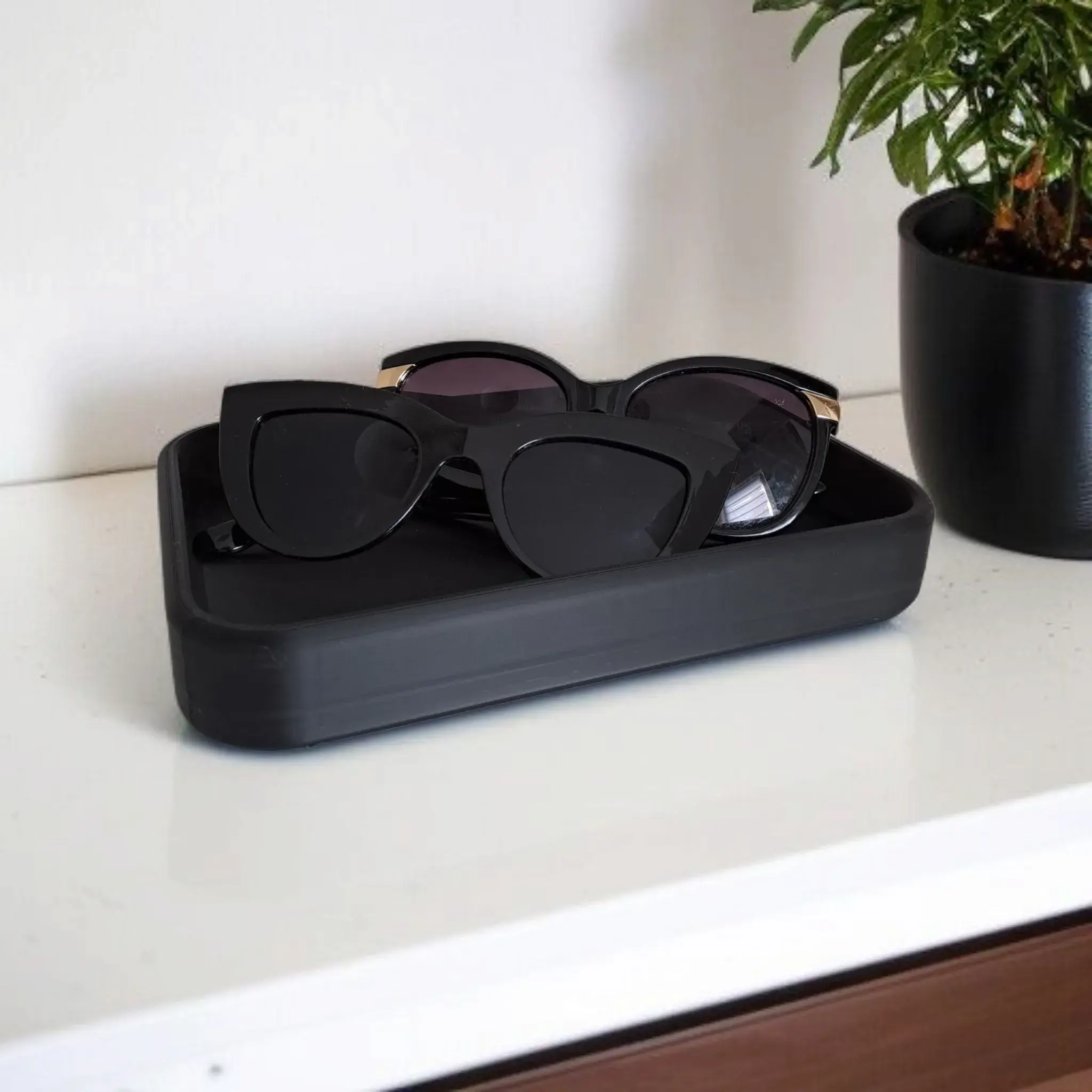 Minimalist Catchall Tray – Home Decoration and Organizer