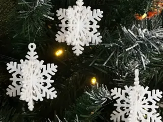 Snowflake snap together