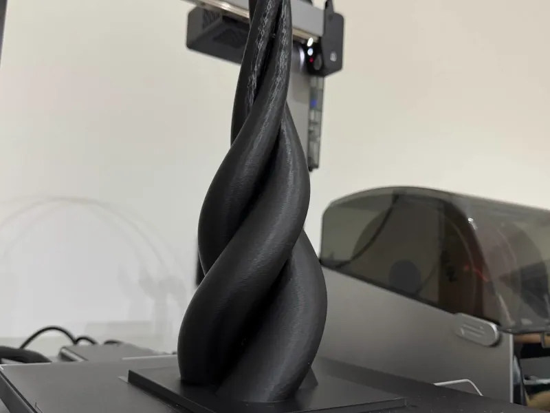 Spiraaldraaiende Torens Sculptuur
