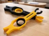 Toy Tongs Clip-0