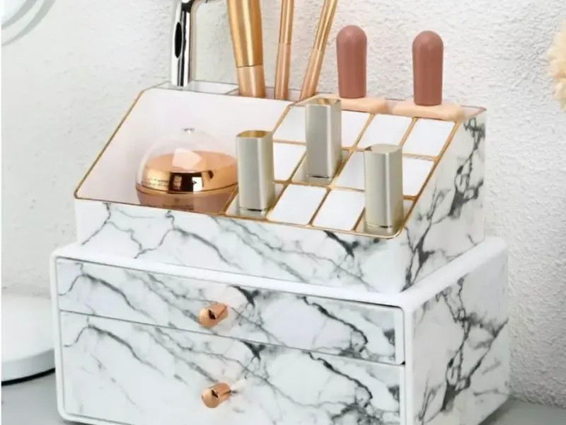 MAKEUP ORGANIZER