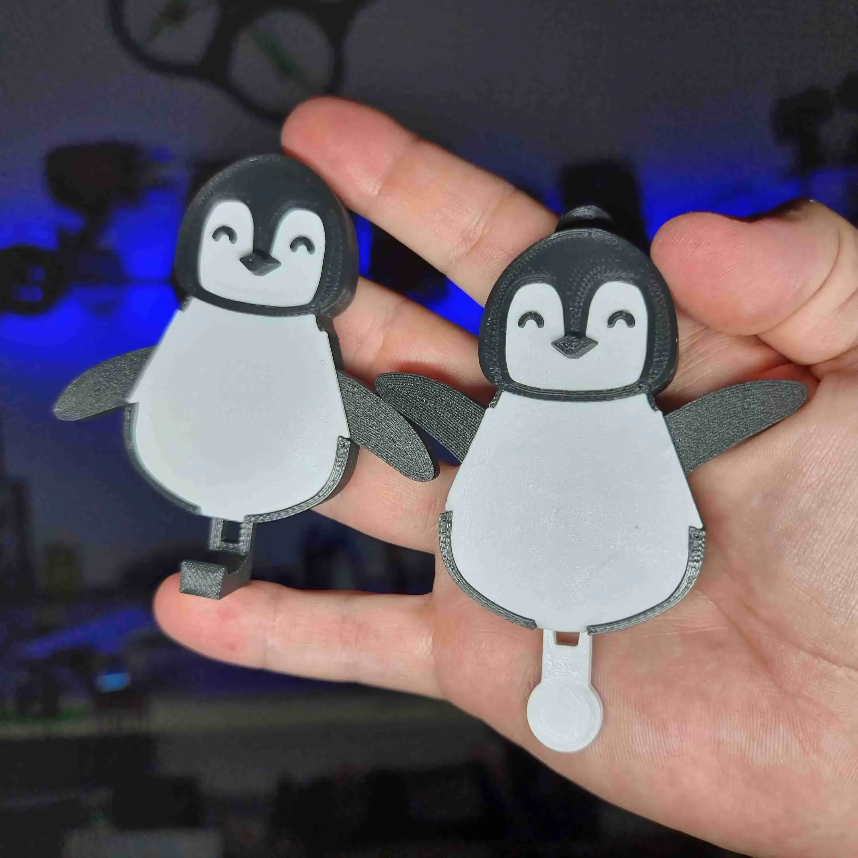 PENGUIN WITH MOVING HANDS KEY HANGER ( NO HARDWARE NEEDED)