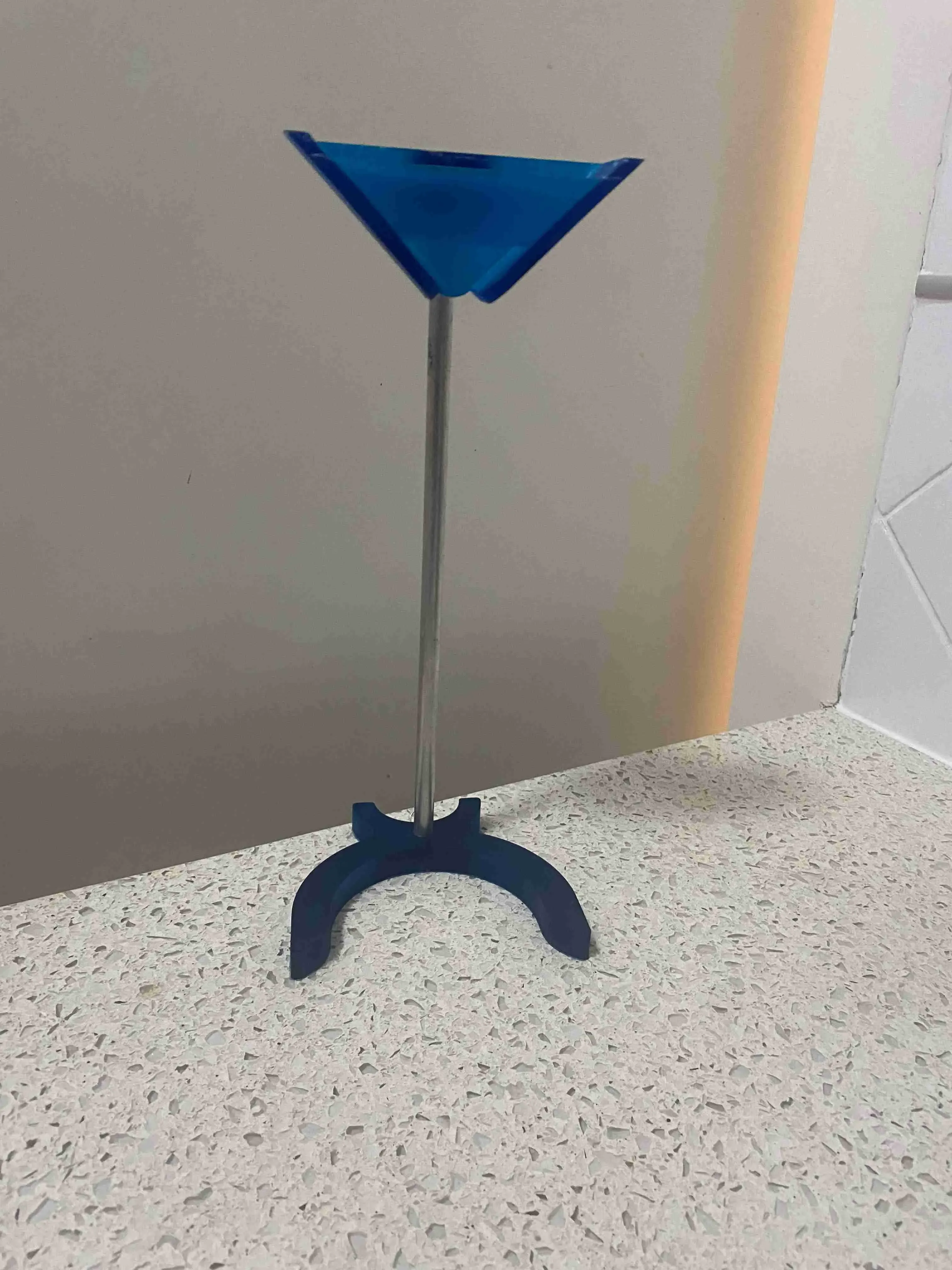 A simple Resin Vat holder for draining