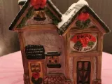 christmas village  SANTAS WORKSHOP with openings for lights-4