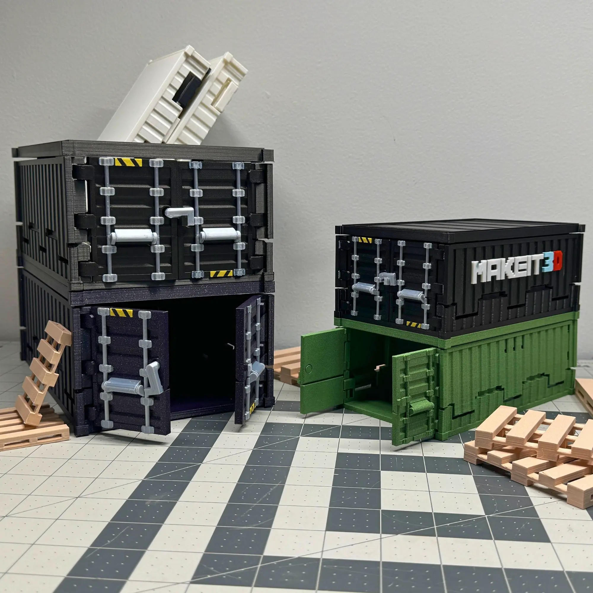 3D Printable Foldable and Stackable Shipping Container STL