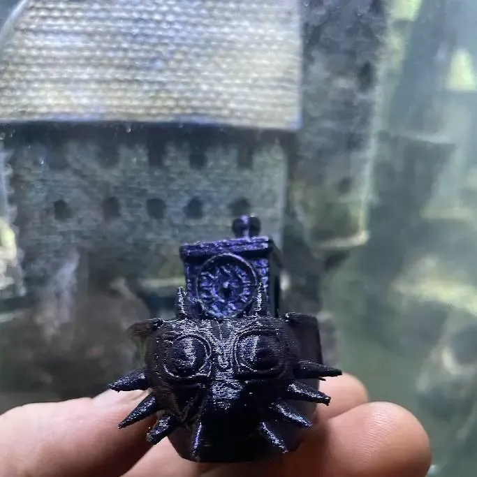 Majoras Uhrturm-Benchy