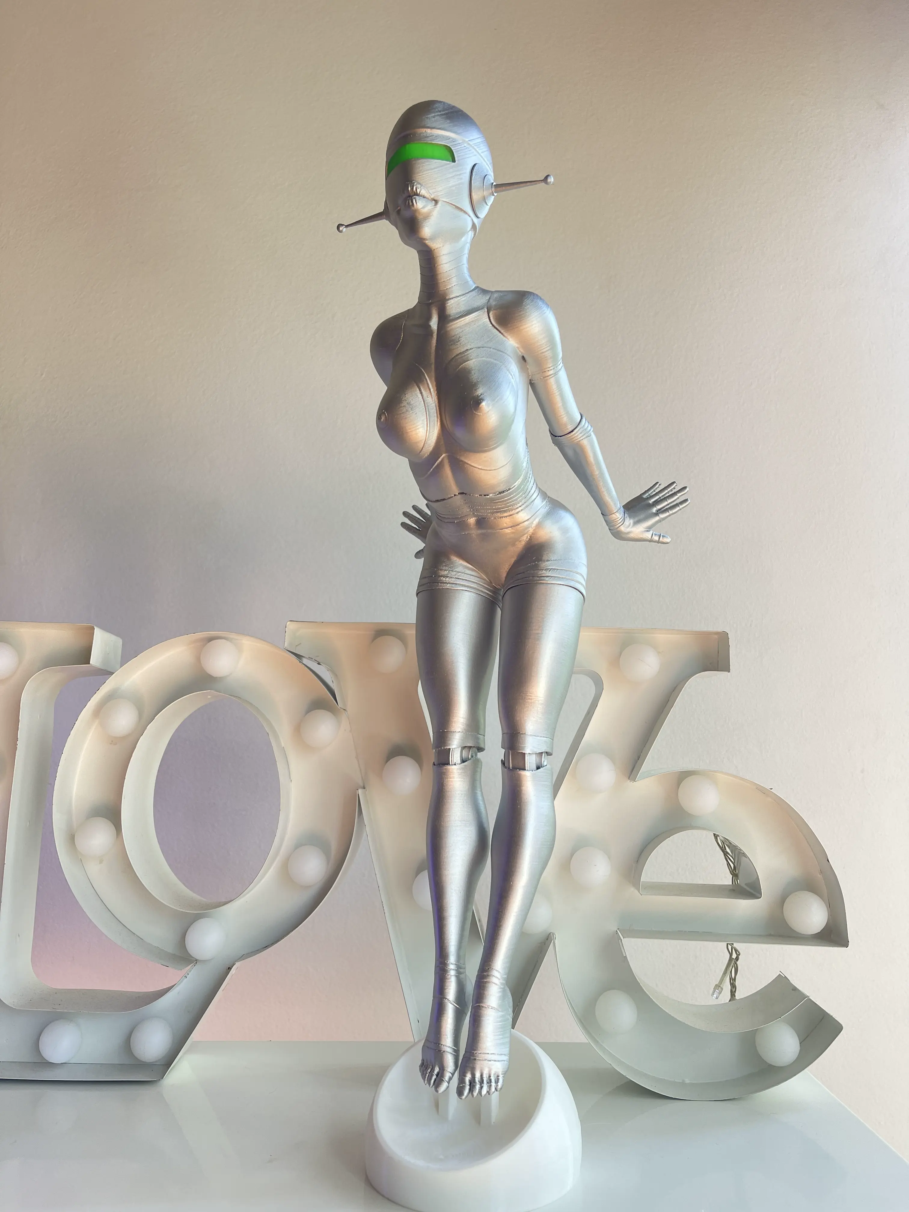 ROBOT SCULPTURE