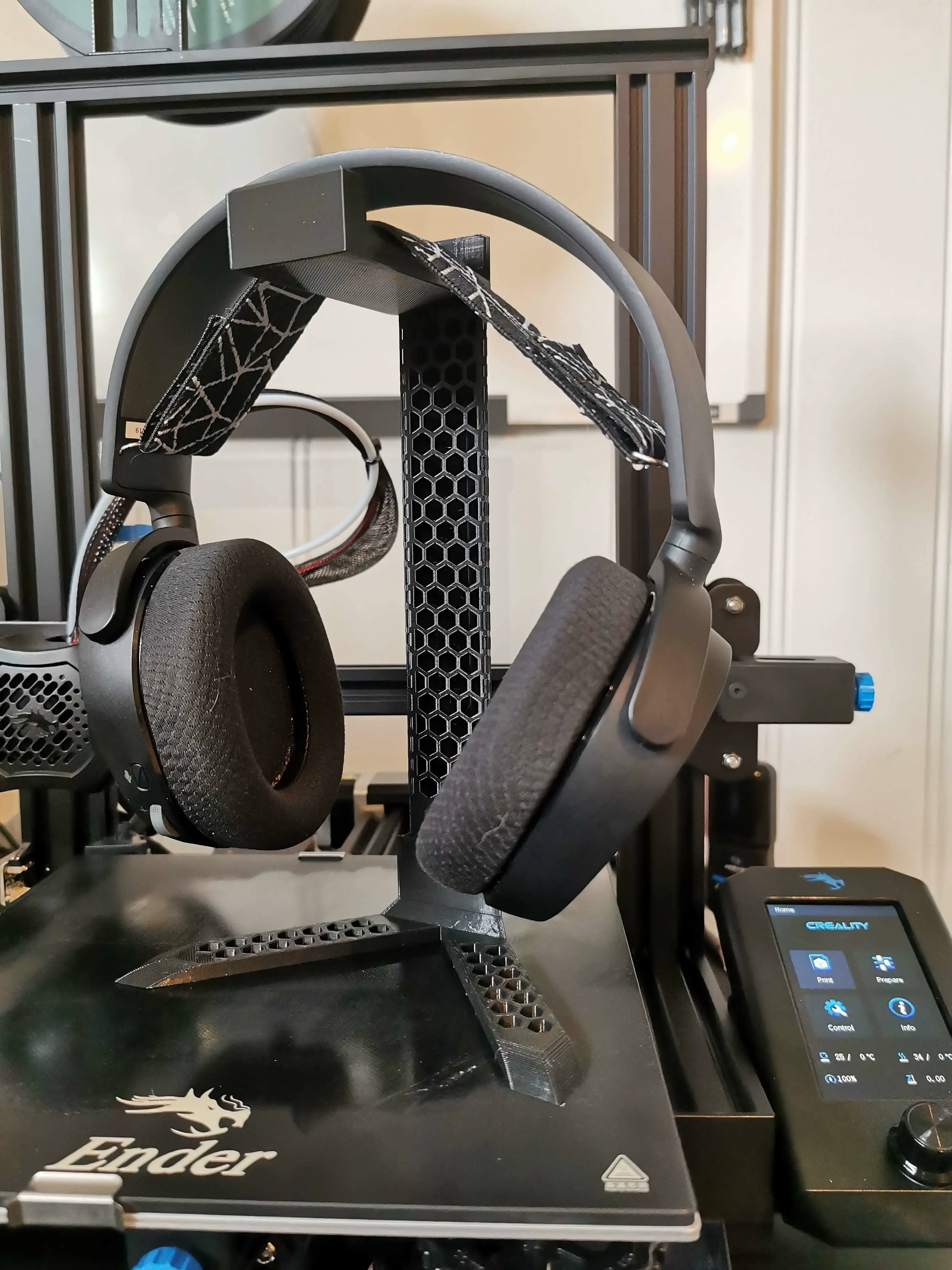 Headset stand