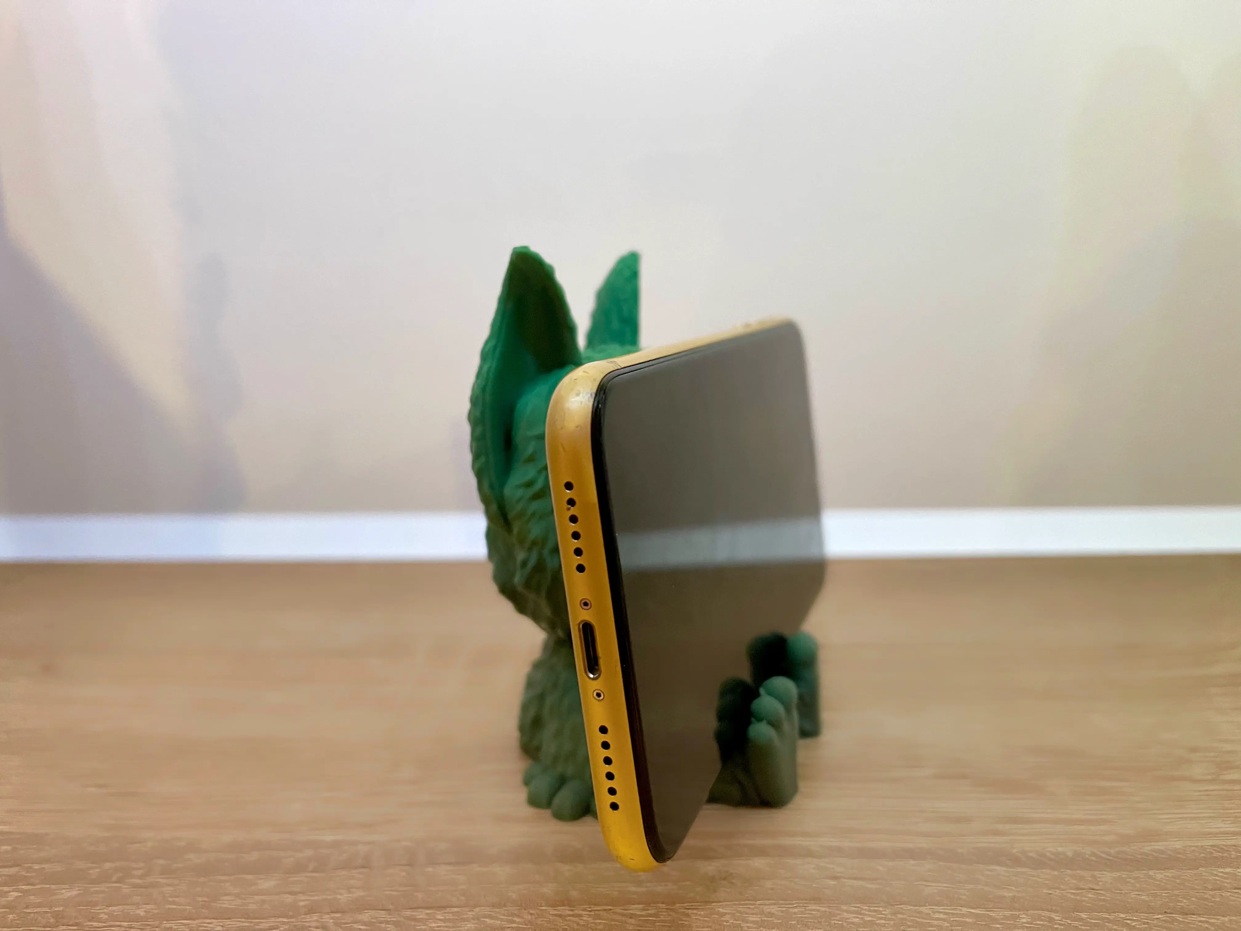 GREMLIN PHONE HOLDER/STAND