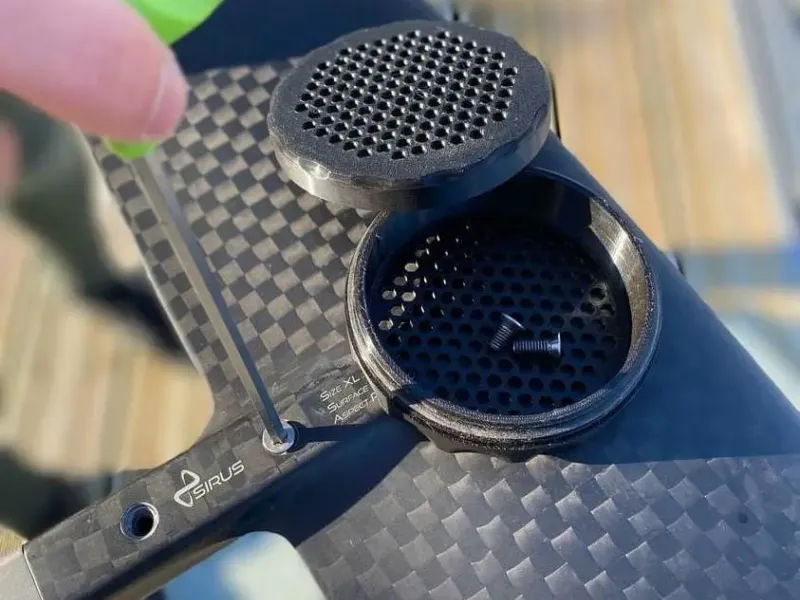 Boîte à vis pour hydrofoil