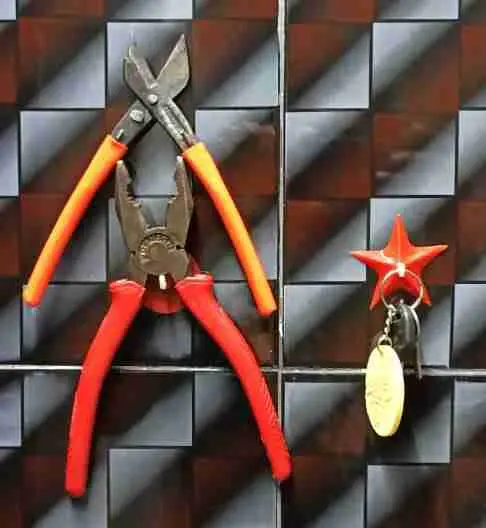 Vacuum hook