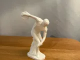 Low Poly Discobolus Statue-4