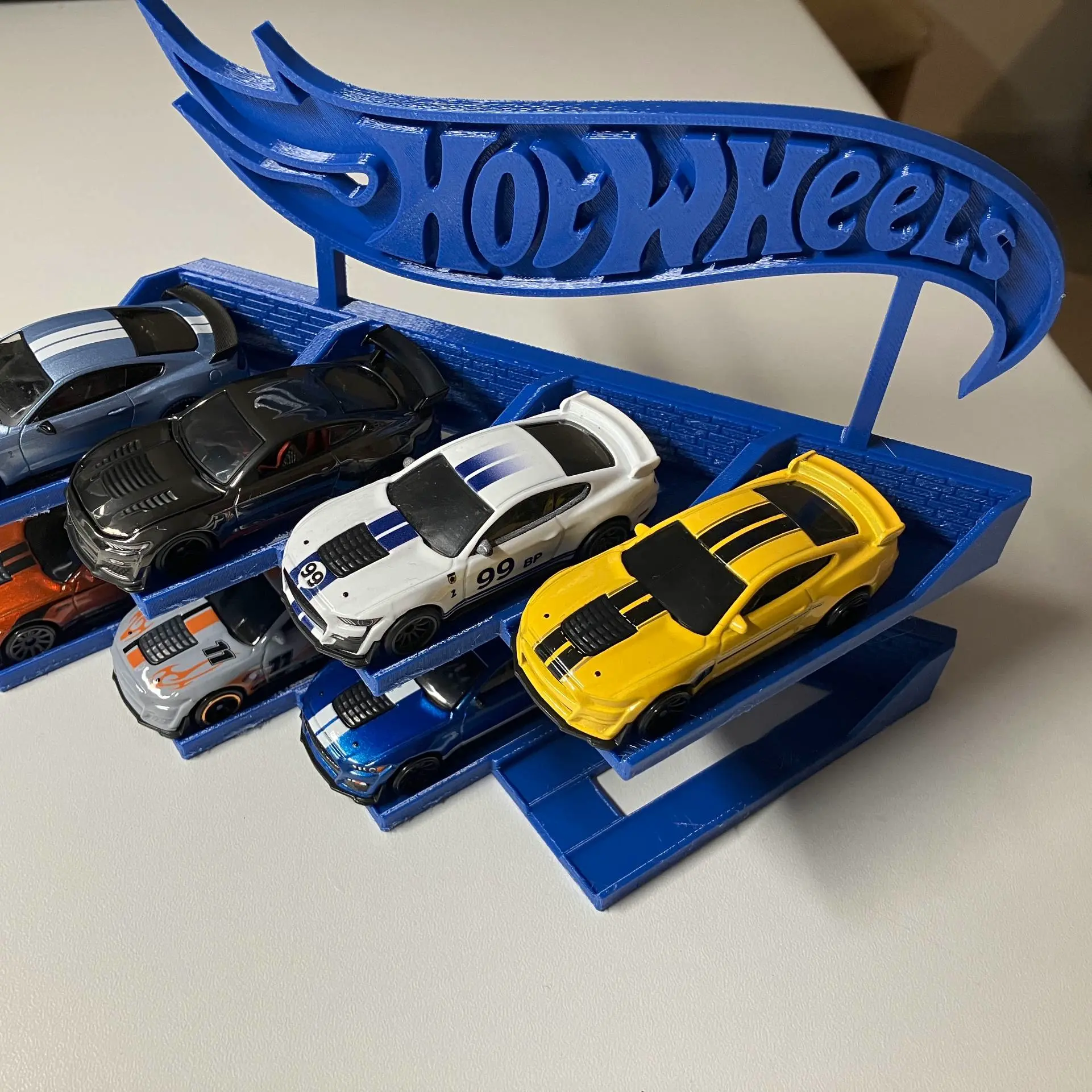 3D Printer Files | 3MF File | HotWheels angled stand for 8 cars
