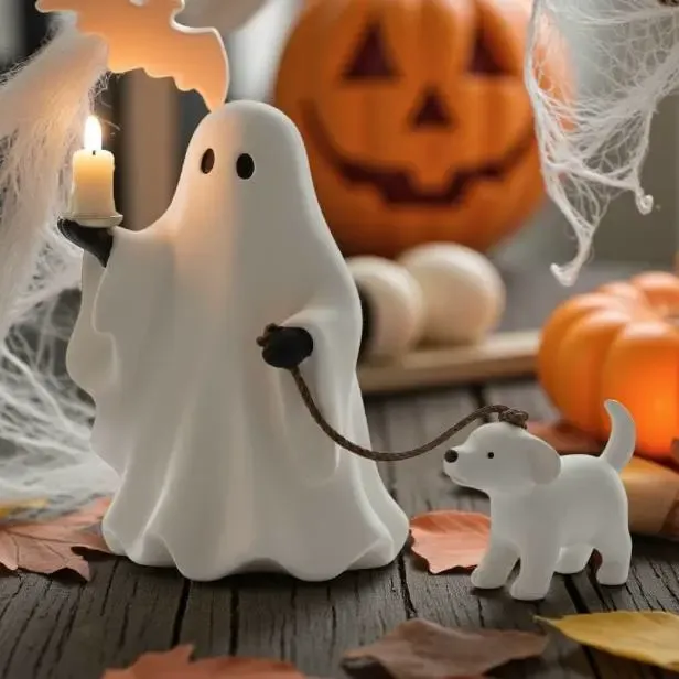 小さな幽霊と子犬 - ハロウィンデコレーション