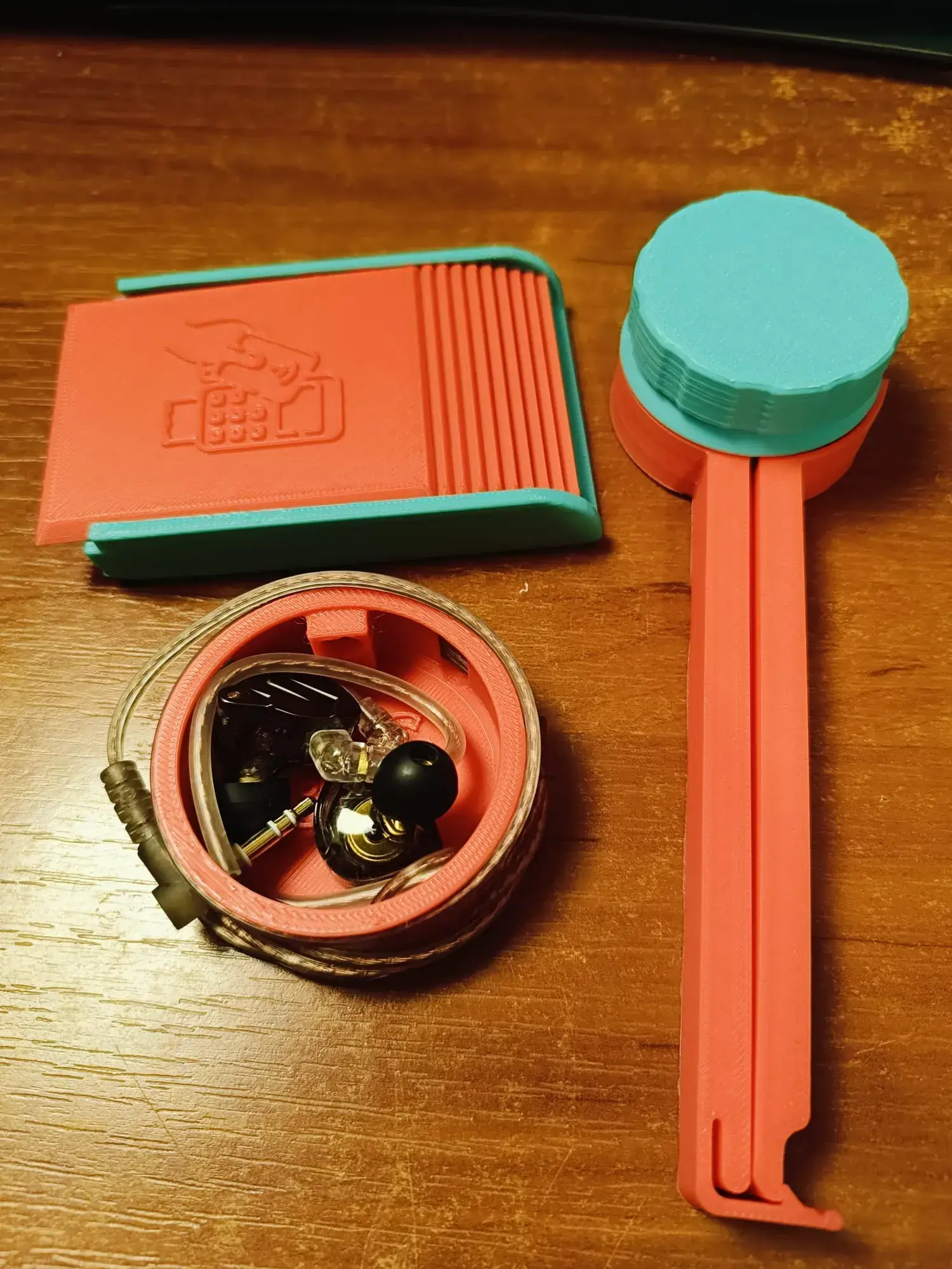 Smart Card Holder: Secure and Portable Storage Solution