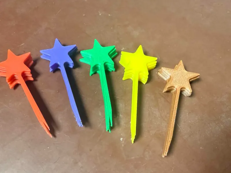 Brochettes, cure-dents, canapés, fête 2026